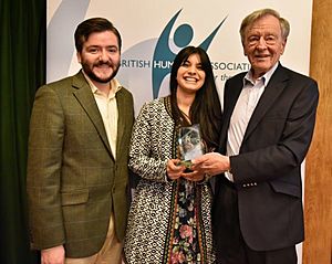 Alf Dubs receiving Humanist of the Year award