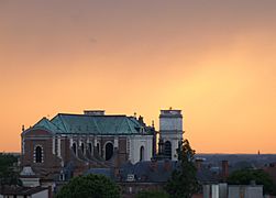 Cathédrale Notre-Dame-de-l'Assomption de Montauban au coucher du soleil