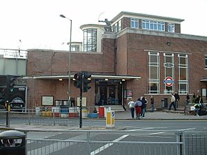 East Finchley stn building