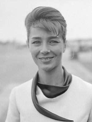 Emmanuelle Riva (1962).jpg
