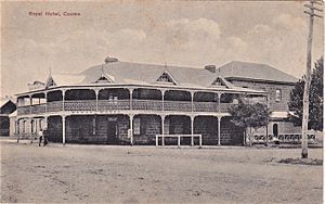 Royal Hotel, Cooma, N.S.W. - early 1900s (34288725270).jpg