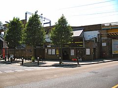White Hart Lane railway station in 2008.jpg