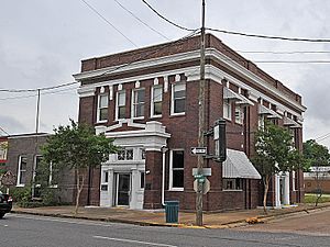 Evangeline Bank and Trust Co. Building, Ville Platte, Louisiana
