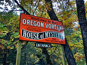 Entering the Oregon Vortex (6275492718).jpg
