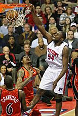 Jason Maxiell dunk Pistons vs Warriors 2009