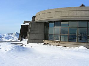 Johston Ridge Observatory in December 2005 (USGS)