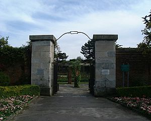 Entrance to Lumps Fort