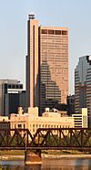 Columbus-ohio-rhodes-state-office-tower.jpg