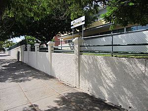 Old Cleveland Rd boundary walls and fences from W