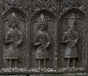 Roscommon St. Mary's Priory Choir Tomb 2014 08 28 crop 2