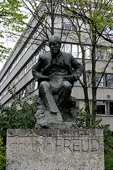 Sigmund Freud statue, London 1