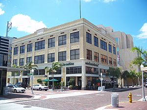 Fort Myers FL Downtown HD Kress bldg01