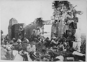 French troopers under General Gouraud, with their machine guns amongst the ruins of a cathedral near the Marne... - NARA - 533679