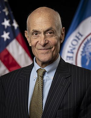 Michael Chertoff, official portrait, Homeland Security Council.jpg
