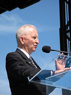 Ross Perot addresses the audience at the “A Time of Remembrance” ceremony