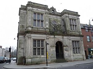 Warminster - Former Town Hall - geograph.org.uk - 1300102