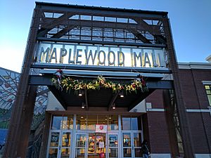 Maplewood Mall Front Sign 2016.jpg