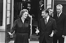 V.l.n.r. Premier Margareth Thatcher en Minister-President Dries van Agt op het t, Bestanddeelnr 931-3060