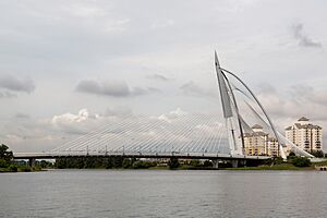 Putrajaya Malaysia Seri-Wawasan-Bridge-02