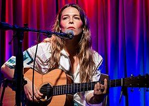 Maggie Rogers @ Grammy Museum 09 15 2019 (49311549131)