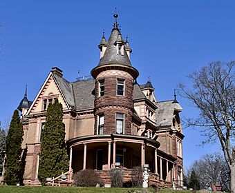 The Henderson Castle at 100 Monroe St.jpg