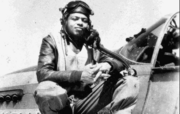 Photo of John Lyle Tuskegee Airman.png