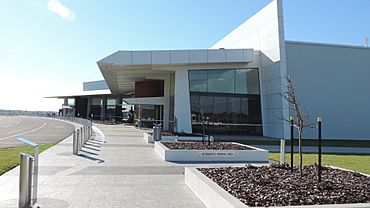 Approach to the passenger terminal, Brisbane West Wellcamp Airport, 2016.jpg
