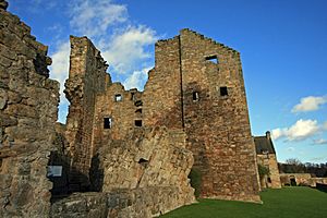 Aberdour Castle -tower ruins