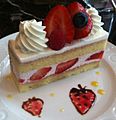 Laika strawberry cake (cropped)