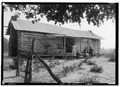 FRONT VIEW OF OLD SLAVE HOUSE - Strawberry Hill Plantation, U.S. Route 43, Forkland, Greene County, AL HABS ALA,32-FORK.V,2-10