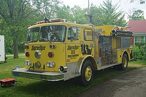 Lake Park July 2022 17 (Sprecher fire truck)