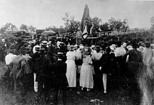 StateLibQld 2 44339 Dedication of the Soldiers' Memorial at Chinchilla, 1919
