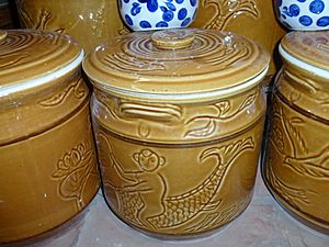 Vase by Bat Trang ceramic for pickling 2