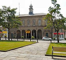 Glossop Town Hall - geograph.org.uk - 1378168