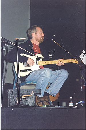 Tom Rapp 1998 concert.jpg