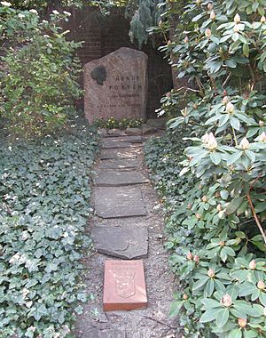 Kaiser-Wilhelm-Gedächtnis-Friedhof - Grab Henny Porten