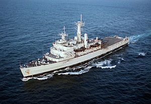 HMS Fearless (L10) off North Carolina 1996