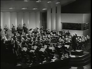Hymn of the Nations 1944 OWI film (25 NBC Symphony Orchestra playing Verdi's Inno delle nazioni)