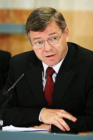 Kjell Magne Bondevik, Norges statsminister, under presskonferens vid Nordiska radets session i Stockholm.jpg