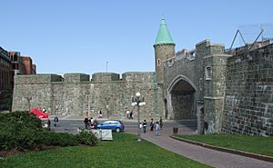 Québec - Fortifications de Québec - Porte Saint-Jean 4