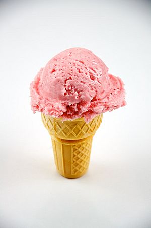 Strawberry ice cream cone (5076899310)