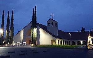 Our Lady of Mercy Catholic Church in Redding California (cropped)