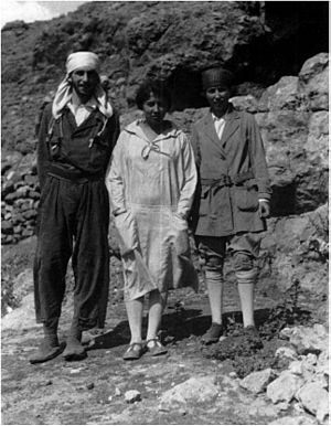 Dorothy Garrod (centre) 1928 Natufian culture discovery