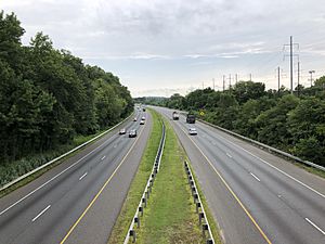 2019-07-11 10 15 26 View east along U.S. Route 50 (John Hanson Highway) from the overpass for Maryland State Route 459 (Columbia Park Road-Tuxedo Road) in Cheverly, Prince George's County, Maryland