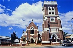 St Pauls Anglican Church and Hall, from NW (1997).jpg