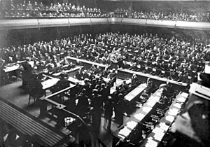 Bundesarchiv Bild 102-02454, Genf, Schlusssitzung des Völkerbundrates