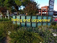Snelling and Larpenteur welcome sign