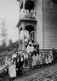 Bridal-Veil-School-1894