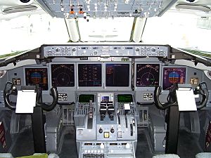 N938AT Boeing 717 flight deck