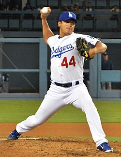 Chin-Hui Tsao pitching for 2015 Dodgers (1).jpg